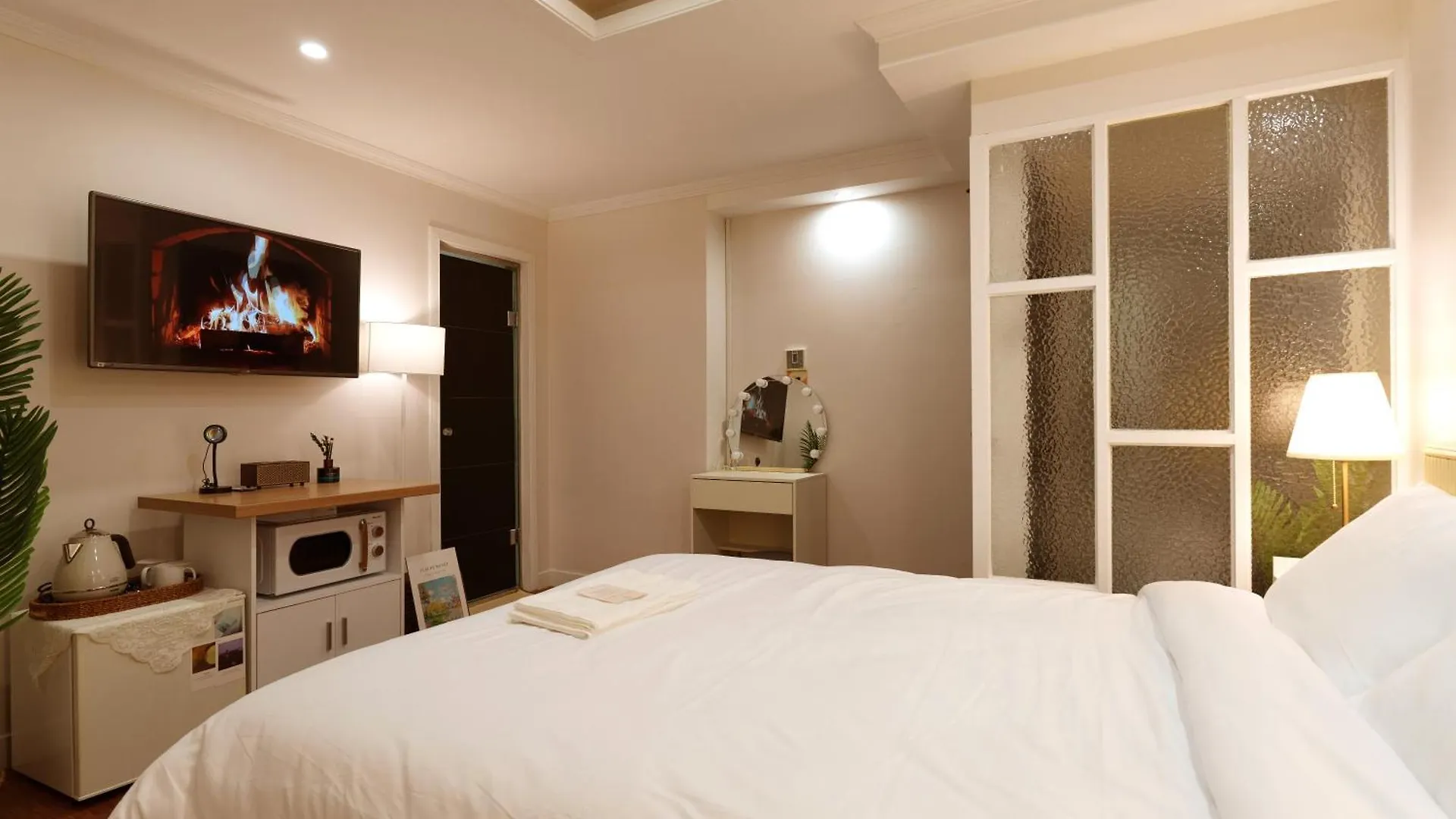 Busan Nstay Hotel 4*,